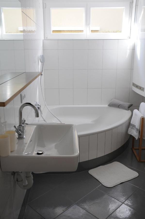 Relax Apartment Mit Garten - Lifestyle Am Bodensee, Fahrraeder & Parkplatz Inklusive Bregenz Ngoại thất bức ảnh